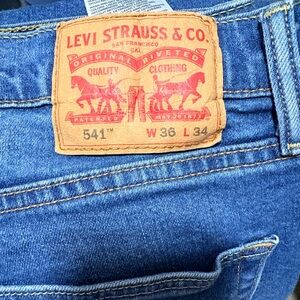 541 Levi's Men's Blue Jeans